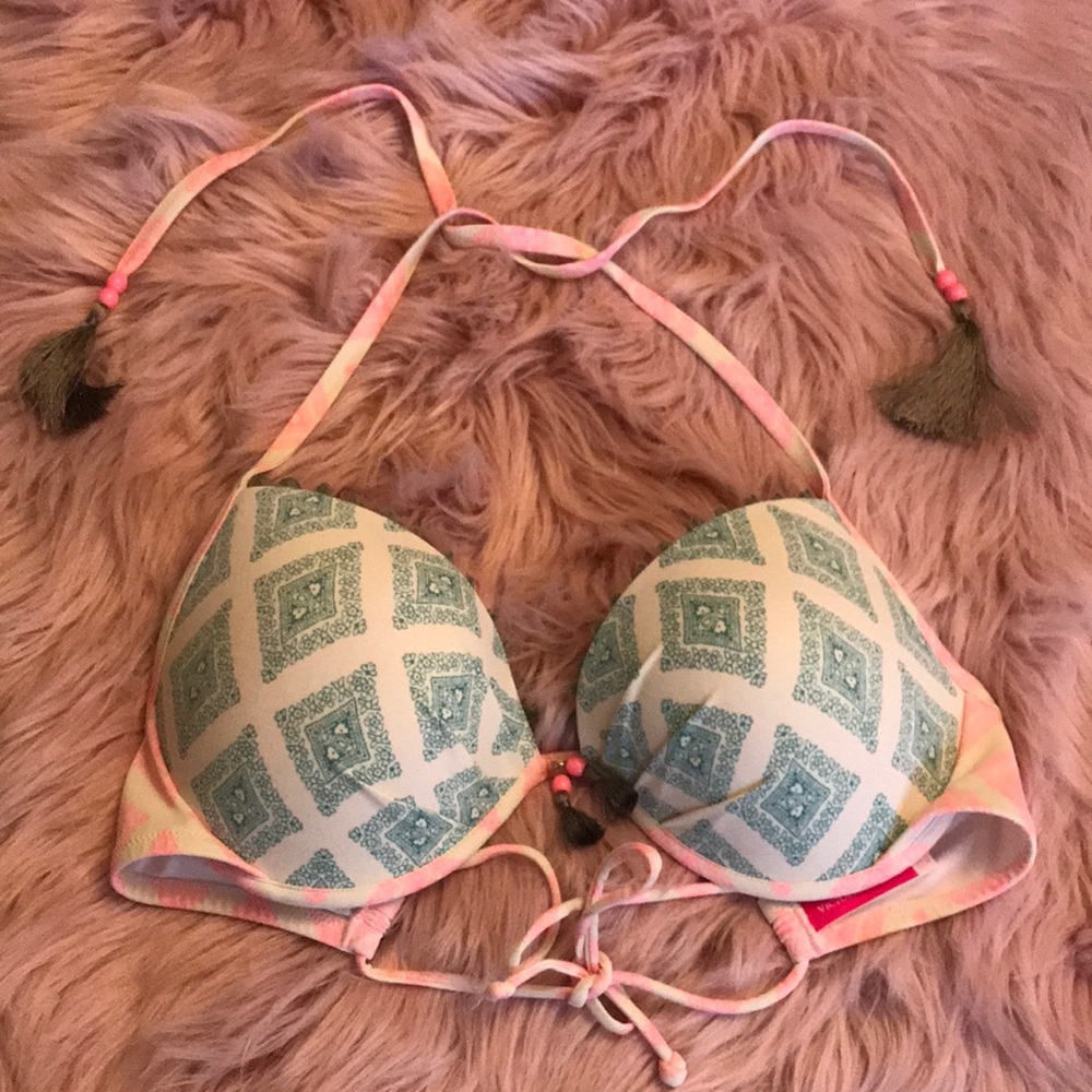 Victoria’s Secret bikini top